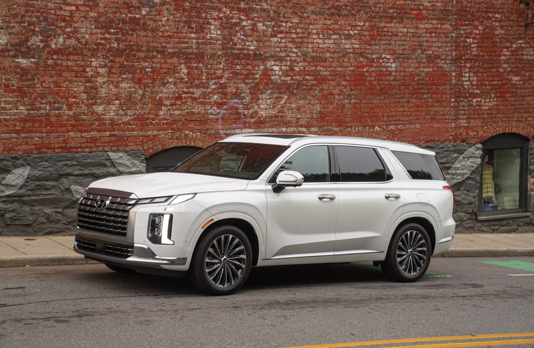 2023 Hyundai Palisade front three-quarter view, one of the models recalled for the Idle Stop and Go oil pump controller fire risk