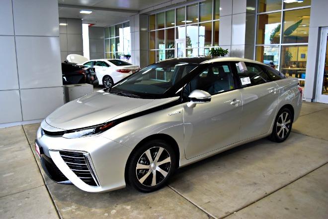 The Toyota Miria is utilizes hydrogen fuel cell technology. 