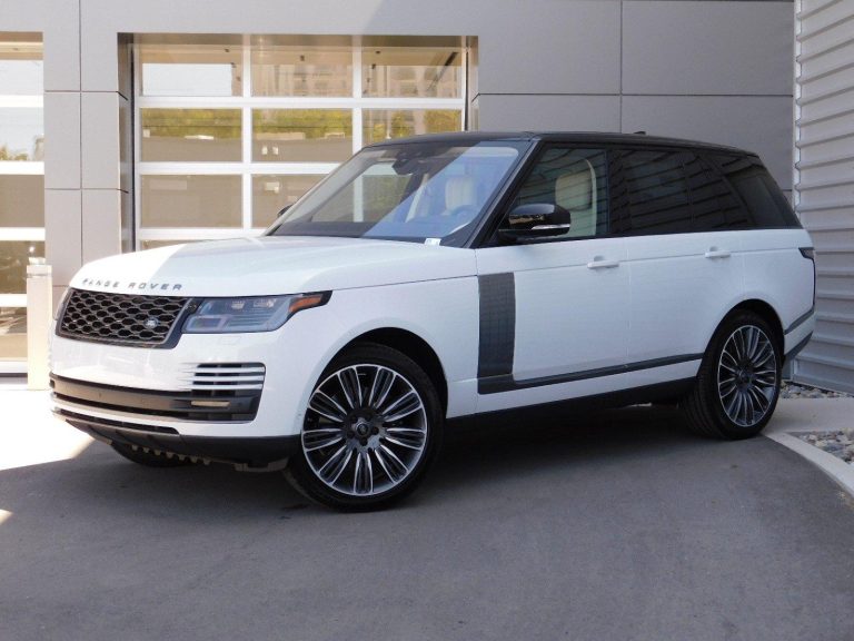 The 2020 Range Rover now offers higher levels of performance, refinement and responsiveness with the latest 3.0-liter inline six-cylinder Ingenium gasoline engine.