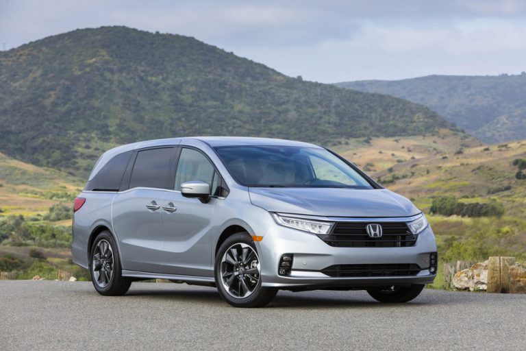 The Honda Odyssey, the former standout and industry wonder, is now 27 years and stagnant. But it's not the minivan’s fault.
