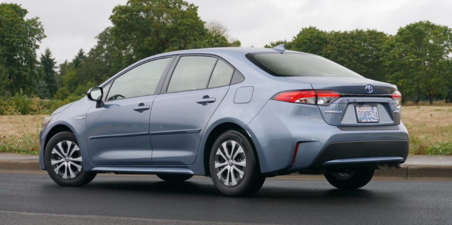 The 2022 Toyota Corolla Hybrid has a new exterior design.