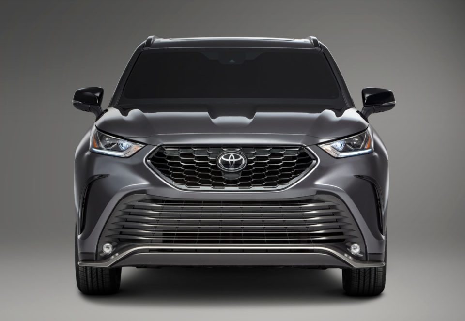 The 2022 Toyota Highlander remains a top midsized SUV.