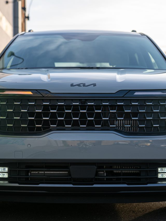 2025 Kia Carnival Hybrid SX Prestige front