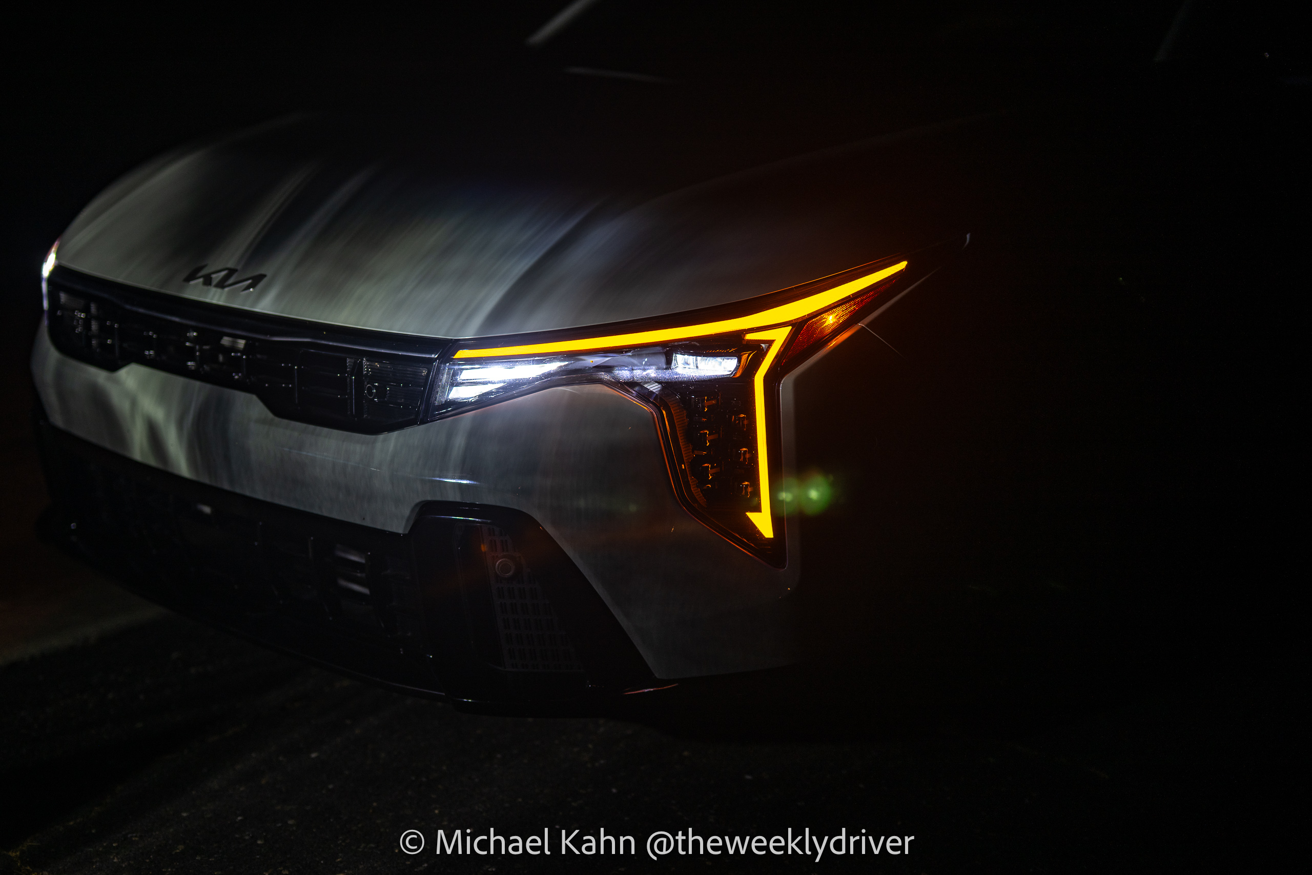 2025 Kia K4 GT-Line Turbo headlights night