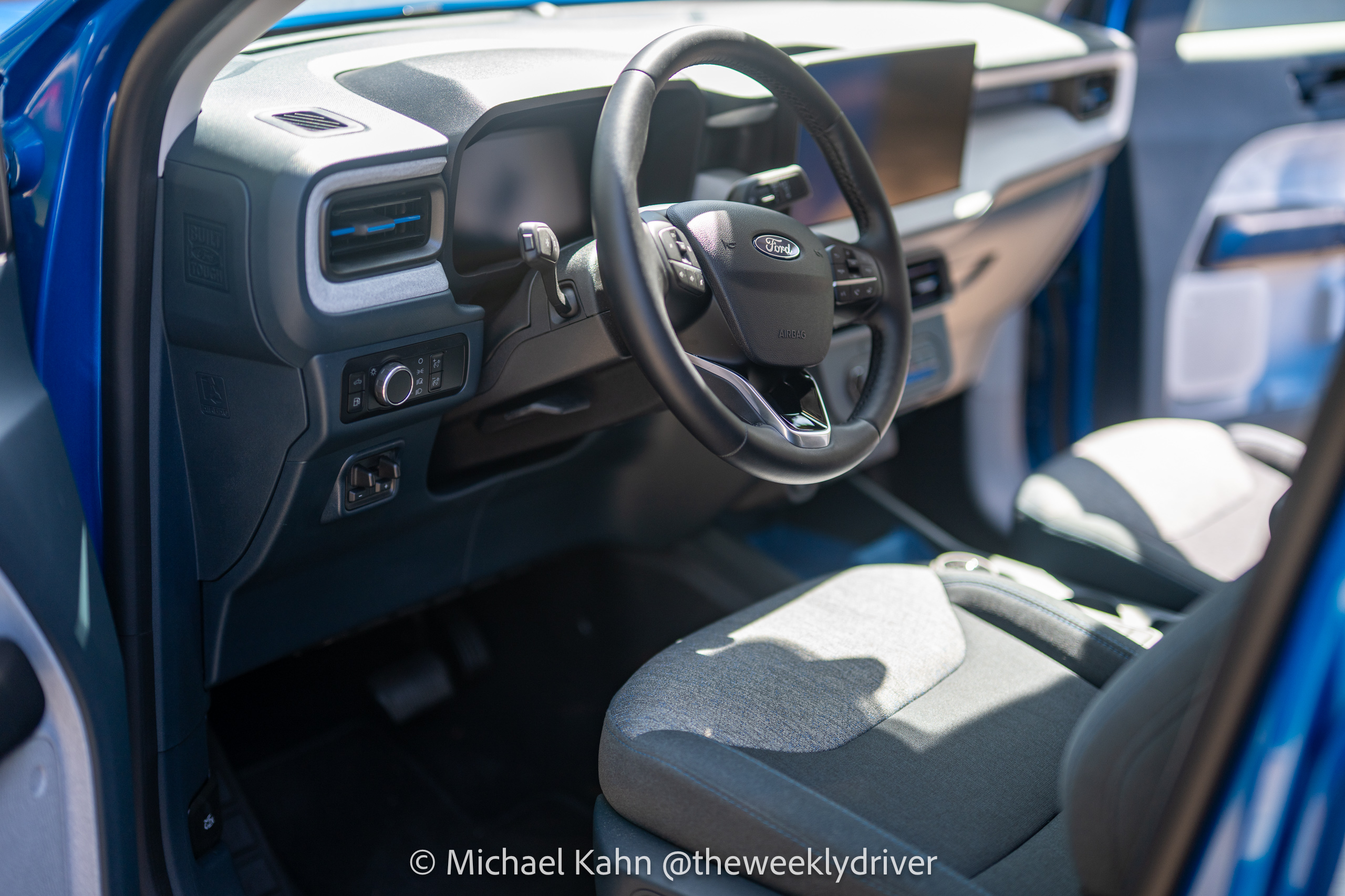 2025 Ford Maverick XLT AWD interior steering wheel