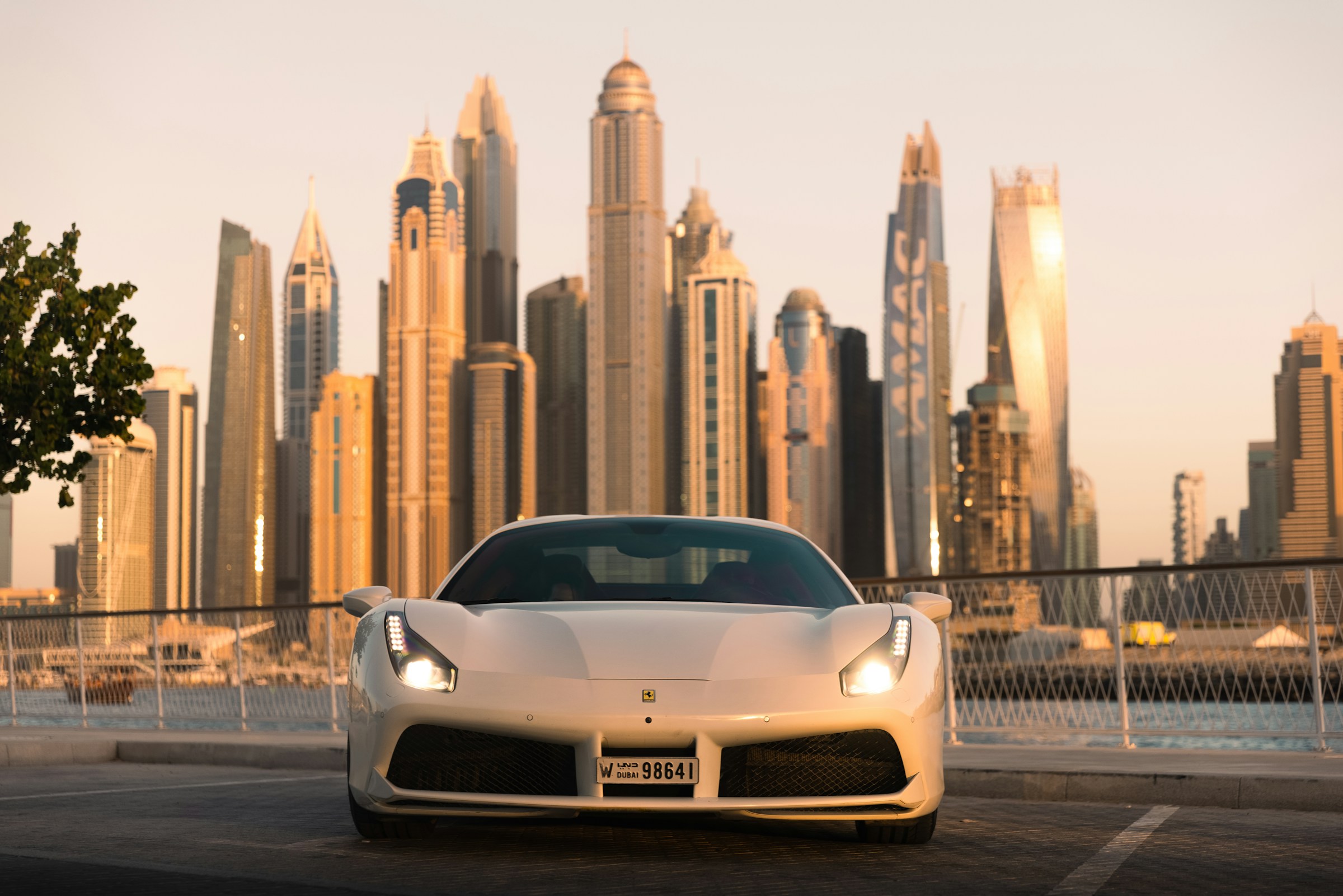 Discover Dubai with Ease: Why Renting a Car is the Best Choice for Tourists