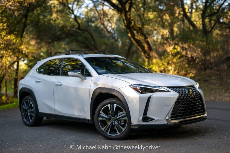 2025 Lexus UX 300h Review: for the Commuter, Small Crossover, Big Efficiency 4