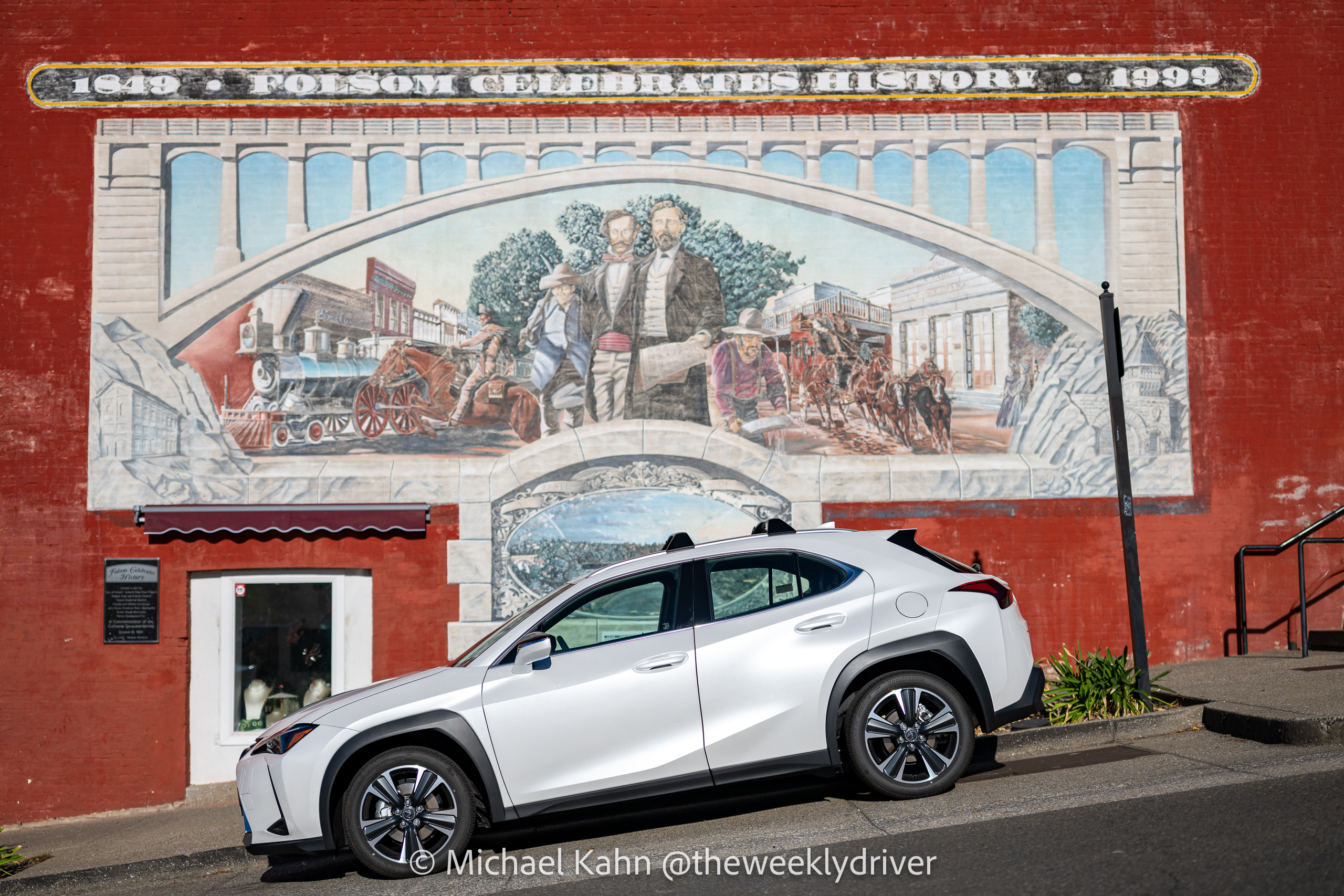2025 Lexus UX 300h Car Review: for the Commuter, Small Crossover, Big Efficiency 2