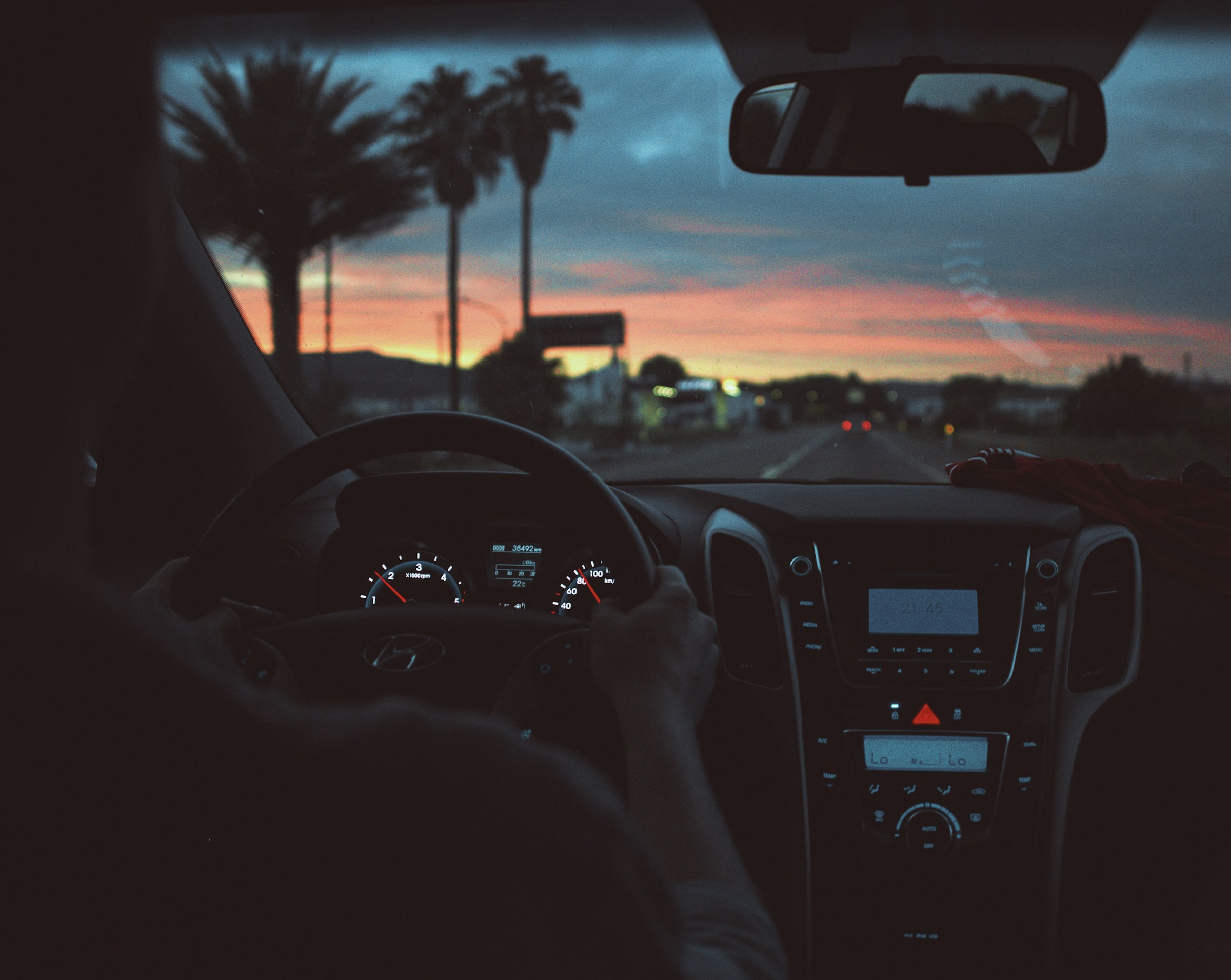 Tips for Night Driving: Stay Safe When the Days Get Shorter