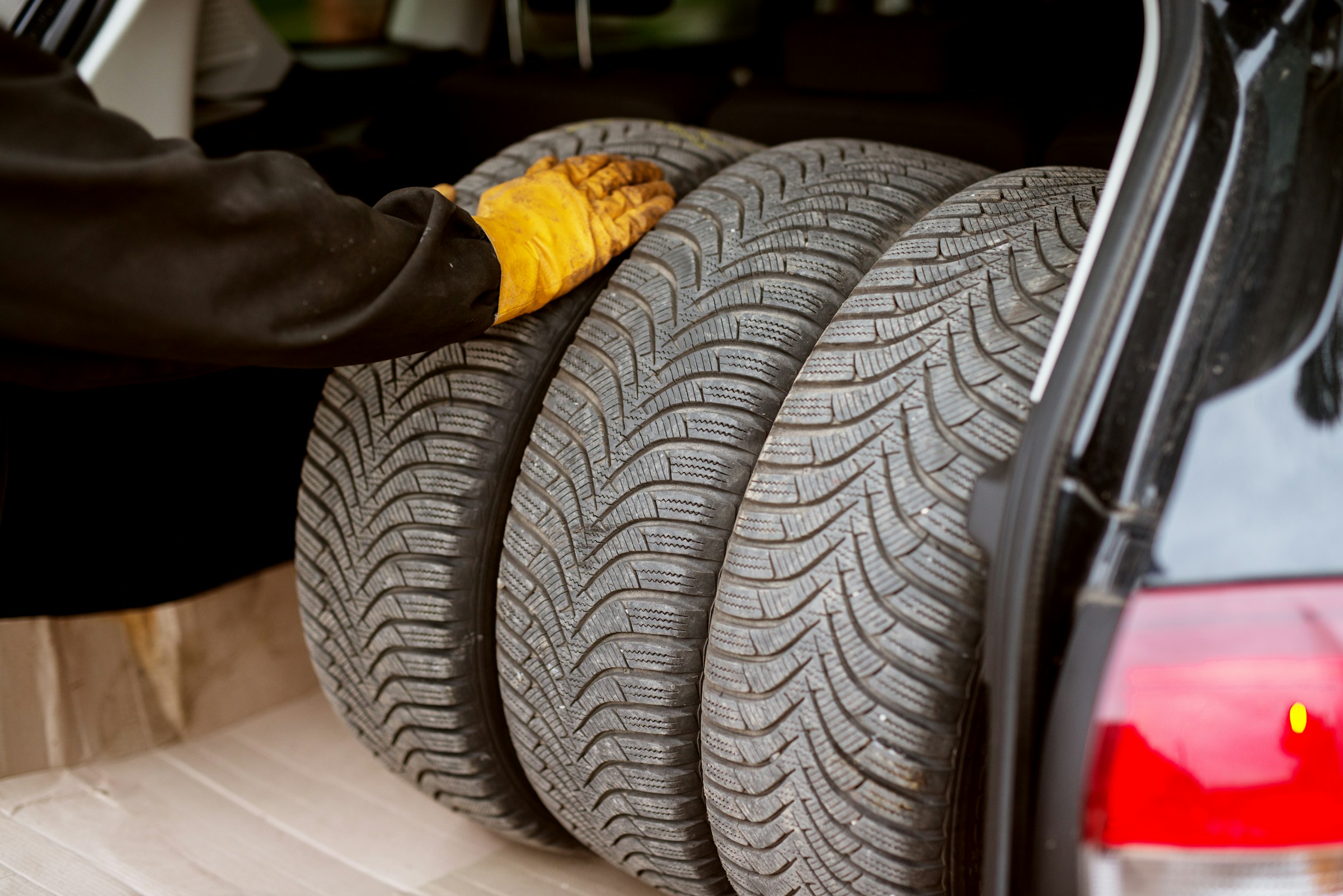 A Practical Way Car Owners Store Seasonal Tires and Gear