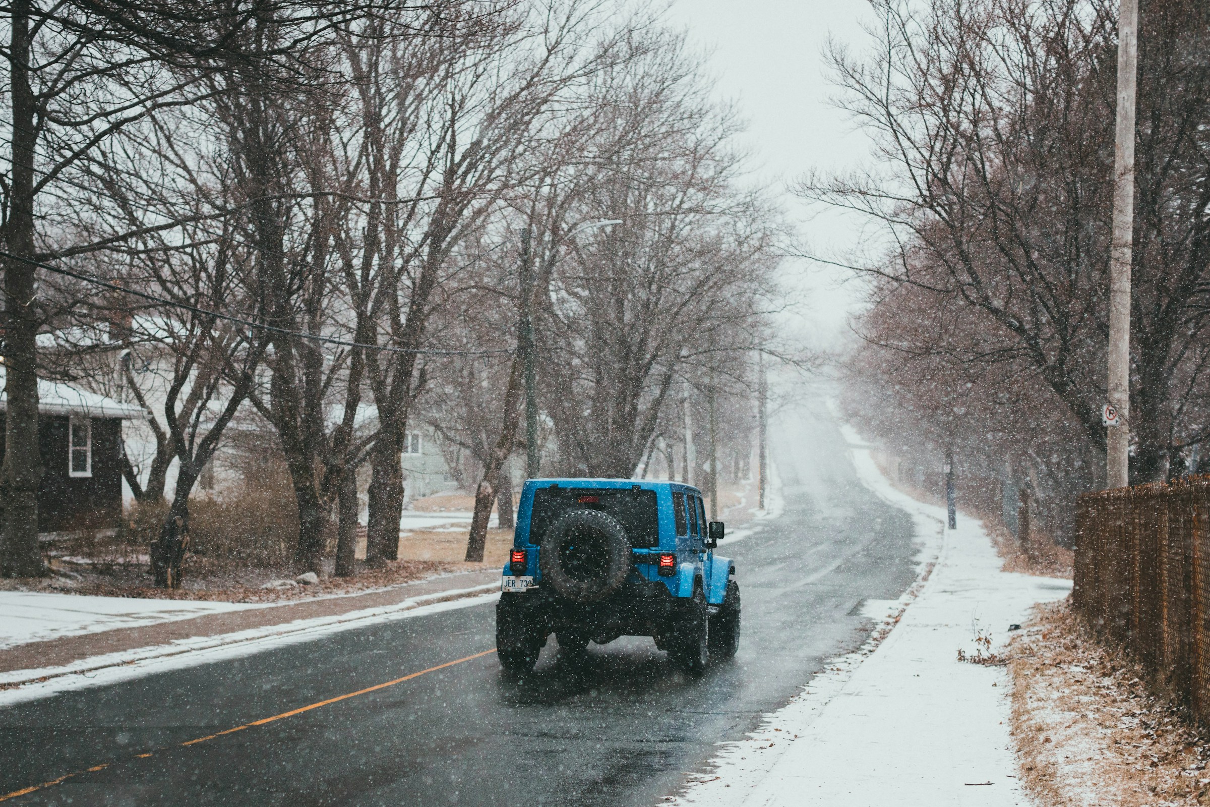 A Practical Way Car Owners Store Seasonal Tires and Gear