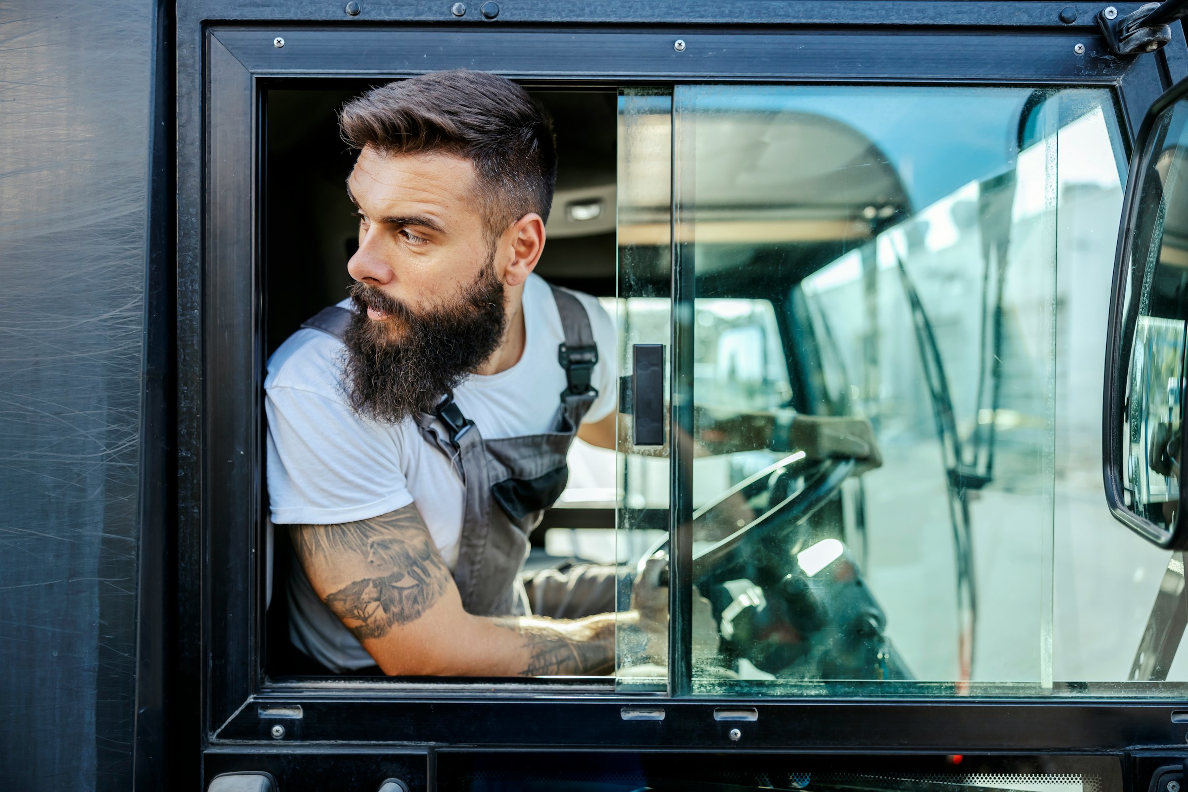 How to Avoid Accidents as a Commercial Driver