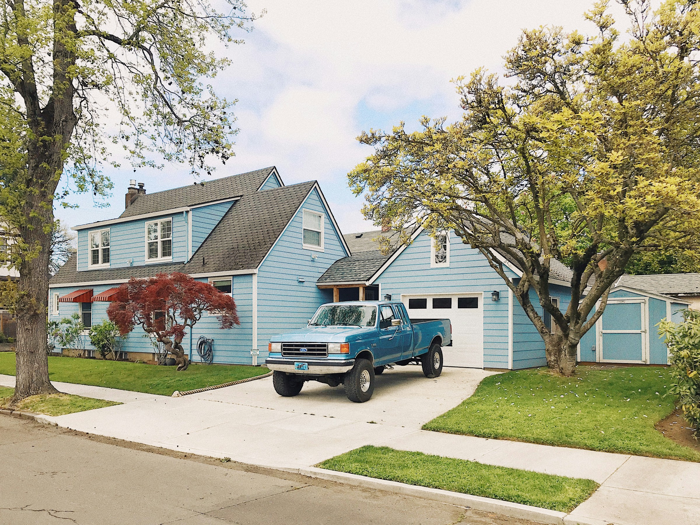 What Car Owners Should Know Before Hiring a Garage Door Company