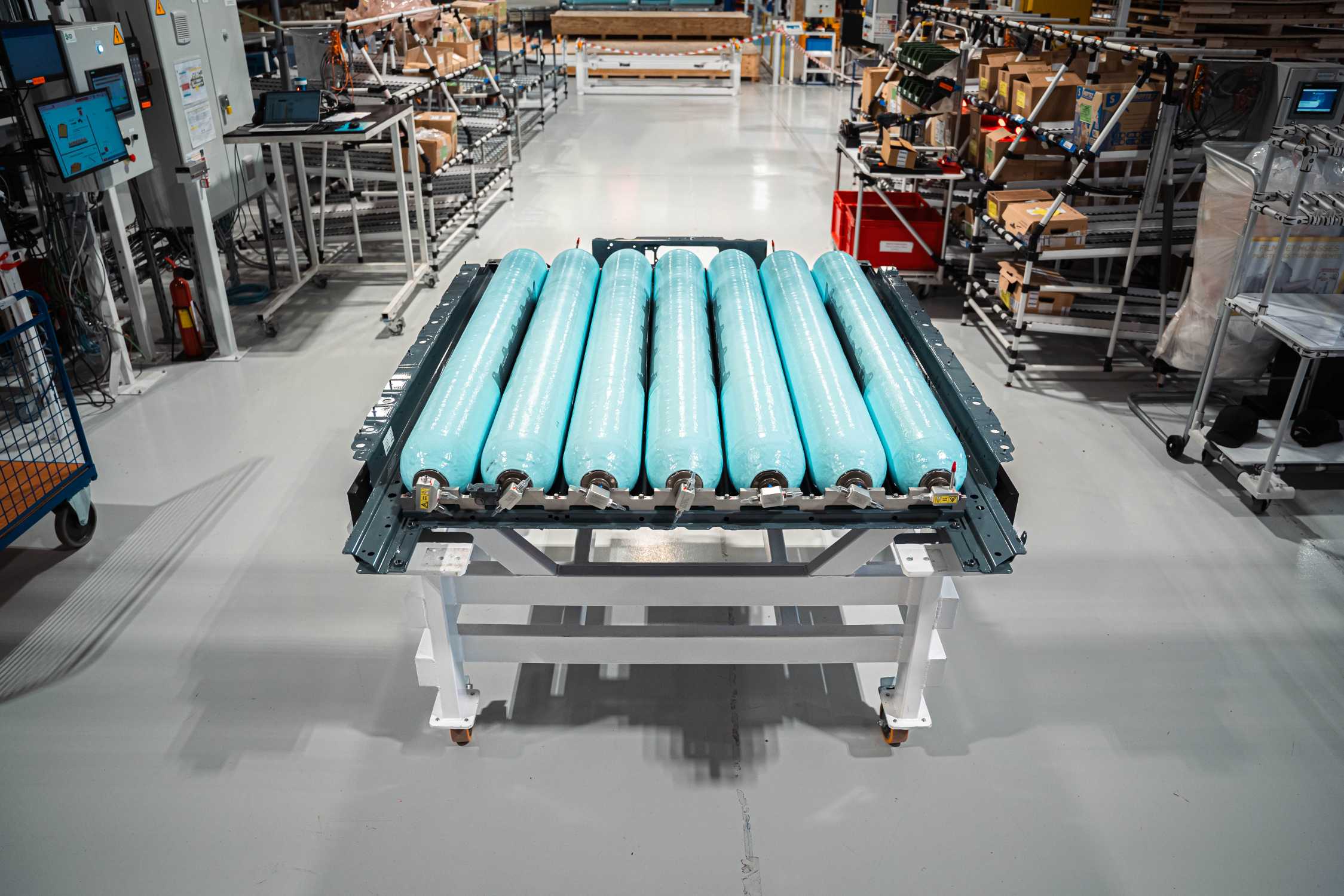 BMW's Hydrogen X5 Is Coming in 2028. America Has 47 Places to Fill It 2 BMW Hydrogen Flat Storage system with seven carbon-fiber-reinforced hydrogen tanks in a metal frame