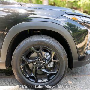 2026 Chevrolet Trax 1LT in Mosaic Black Metallic, 17-inch black alloy wheel detail