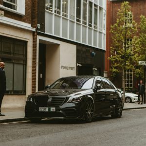 How Professional Drivers Change the Way People Experience Long-Distance Travel