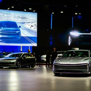 Presenting Automotive Technology Through Immersive Display Spaces