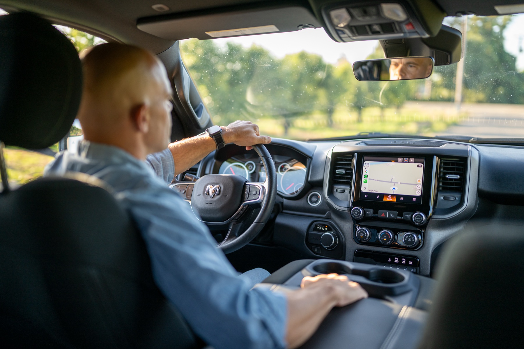 2026 RAM 1500 Express Billet Silver: Rotary shifter and center console