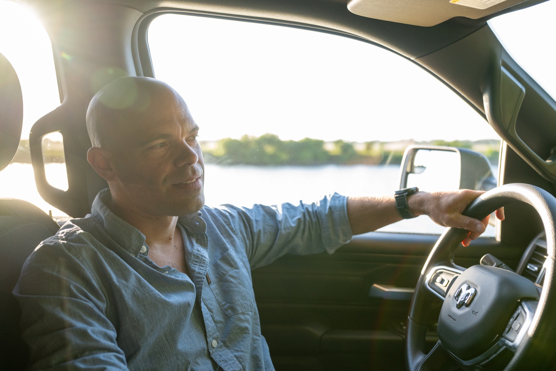 2026 RAM 1500 Express Billet Silver: Adjusting the power mirror