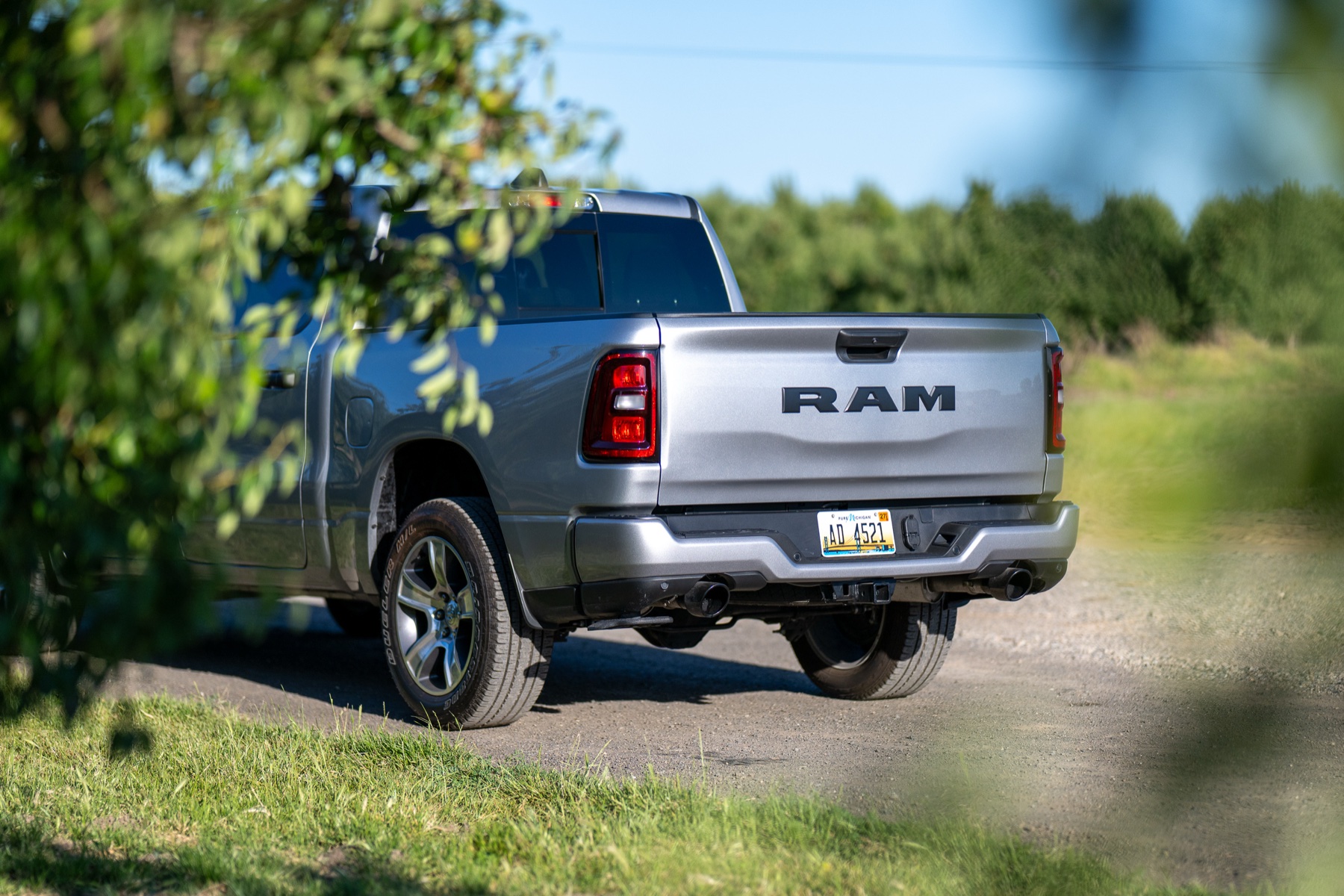 2026 RAM 1500 Express Billet Silver: RAM tailgate badge