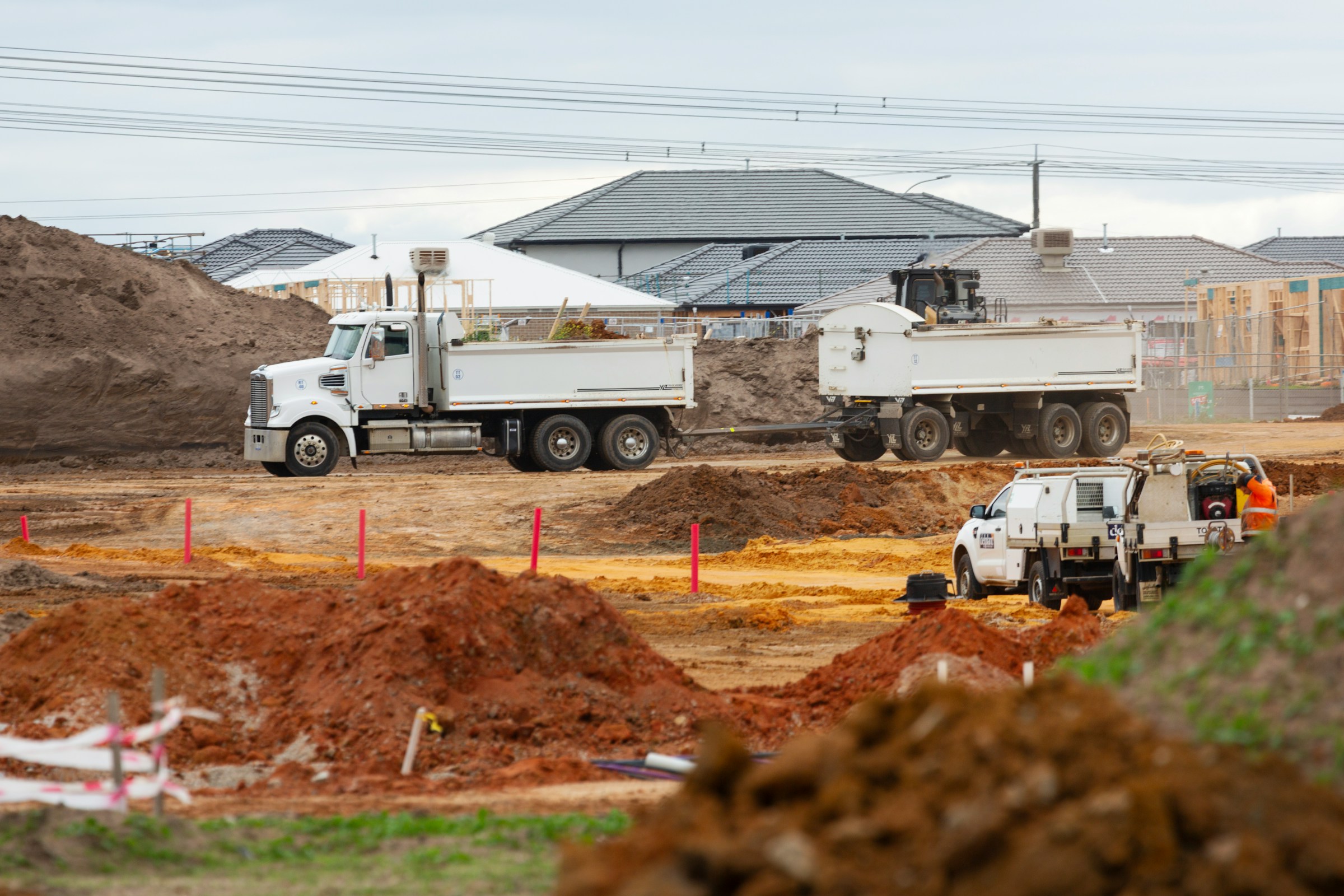 What's the Best Fleet Management Provider for Construction Equipment With No Contracts and No Hidden Fees?