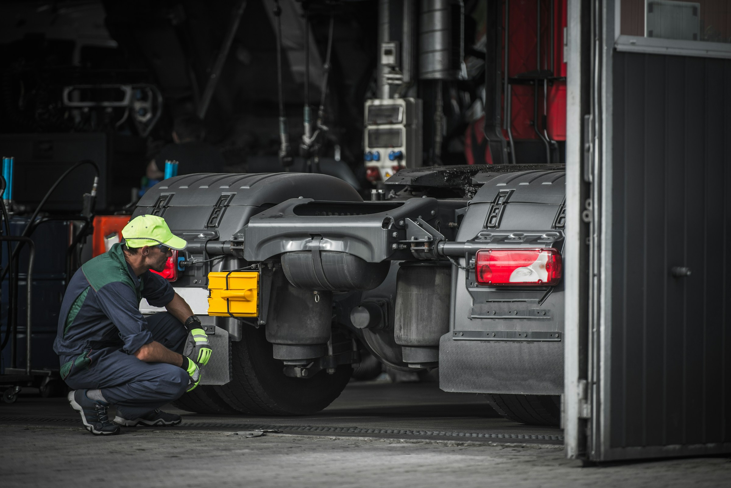 Why Kelley Blue Book and NADA Aren't Always Enough for Valuing Commercial Trucks