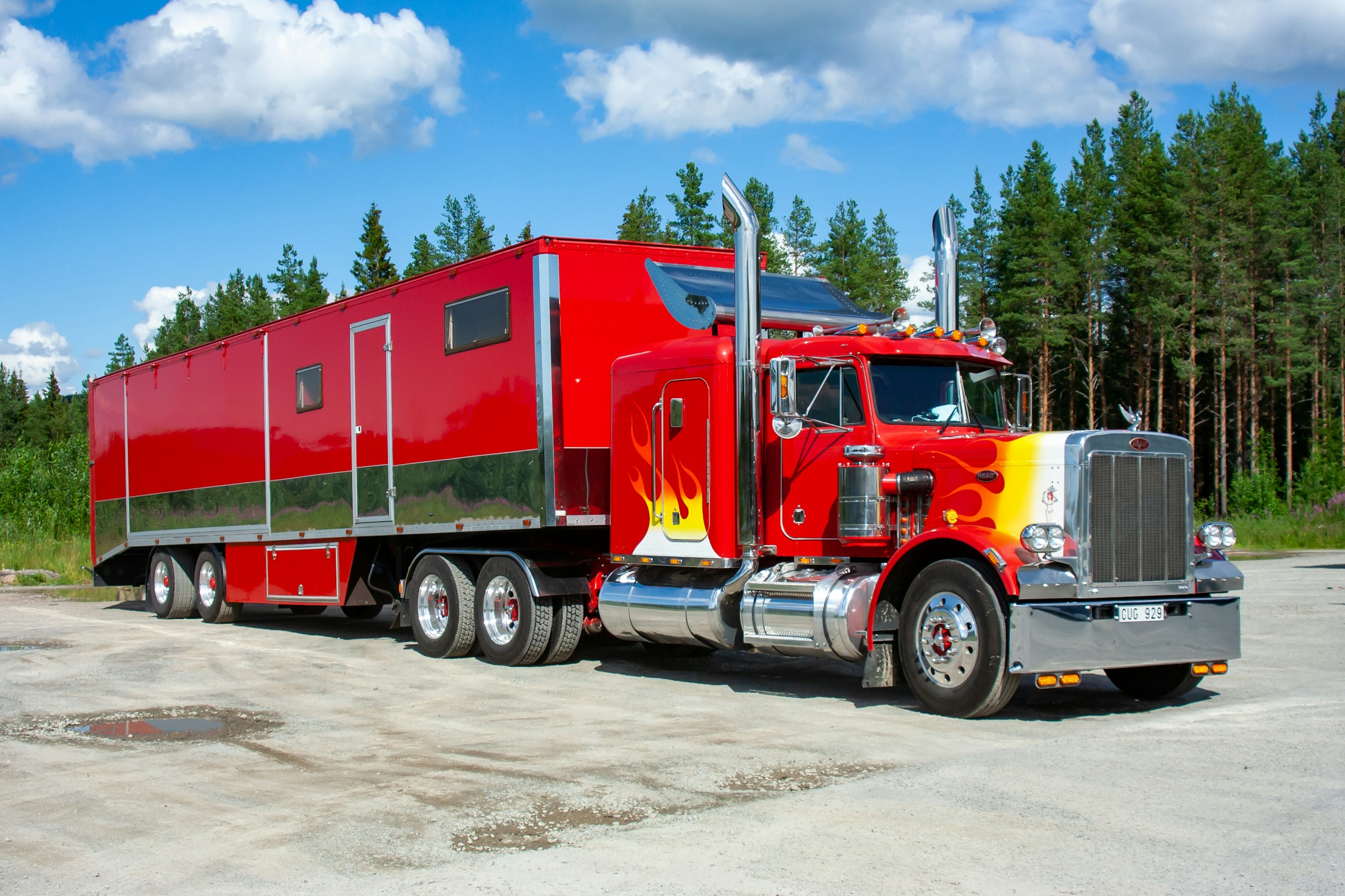 Why Kelley Blue Book and NADA Aren't Always Enough for Valuing Commercial Trucks