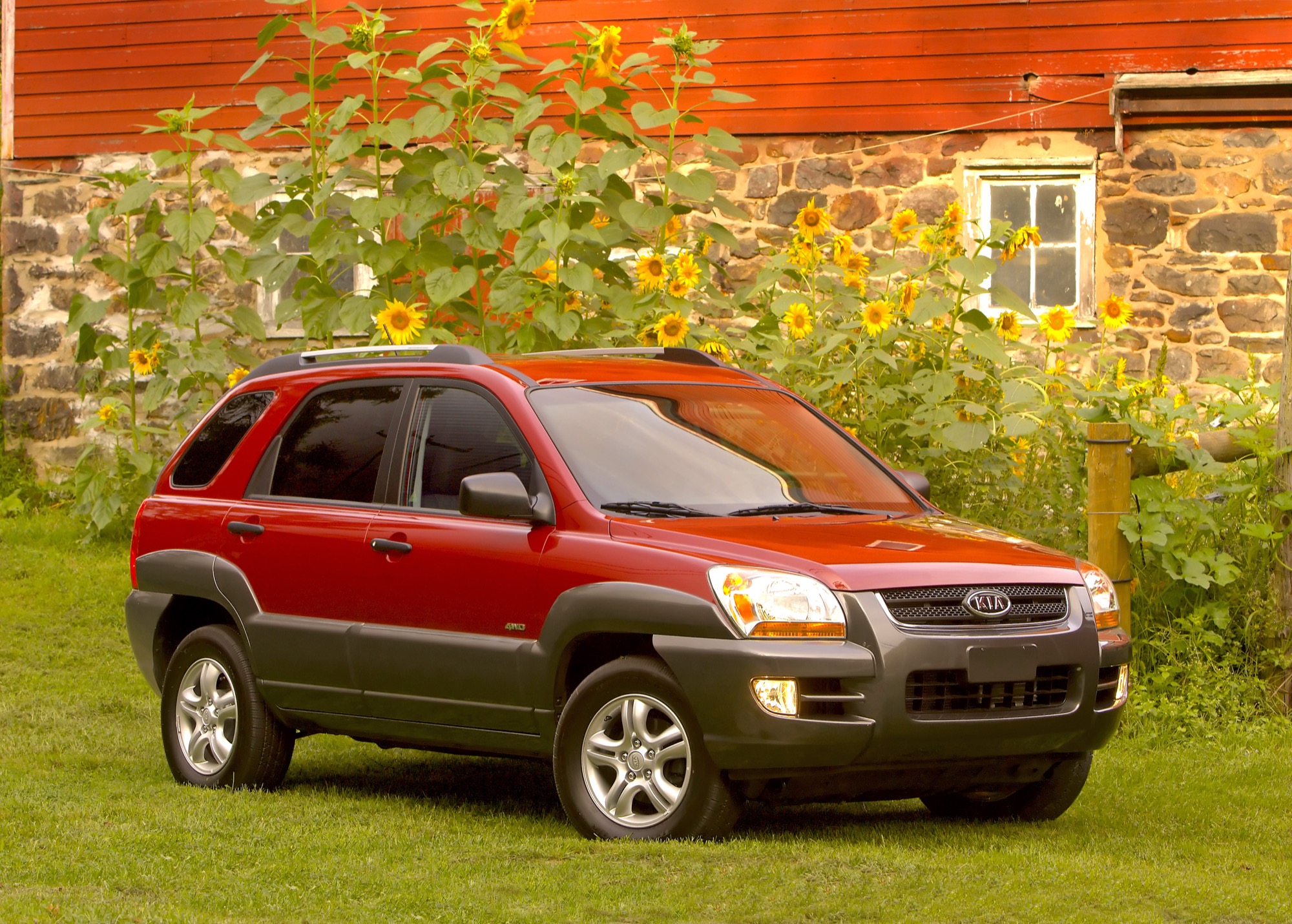 2008 Kia Sportage compact SUV, front three-quarter view
