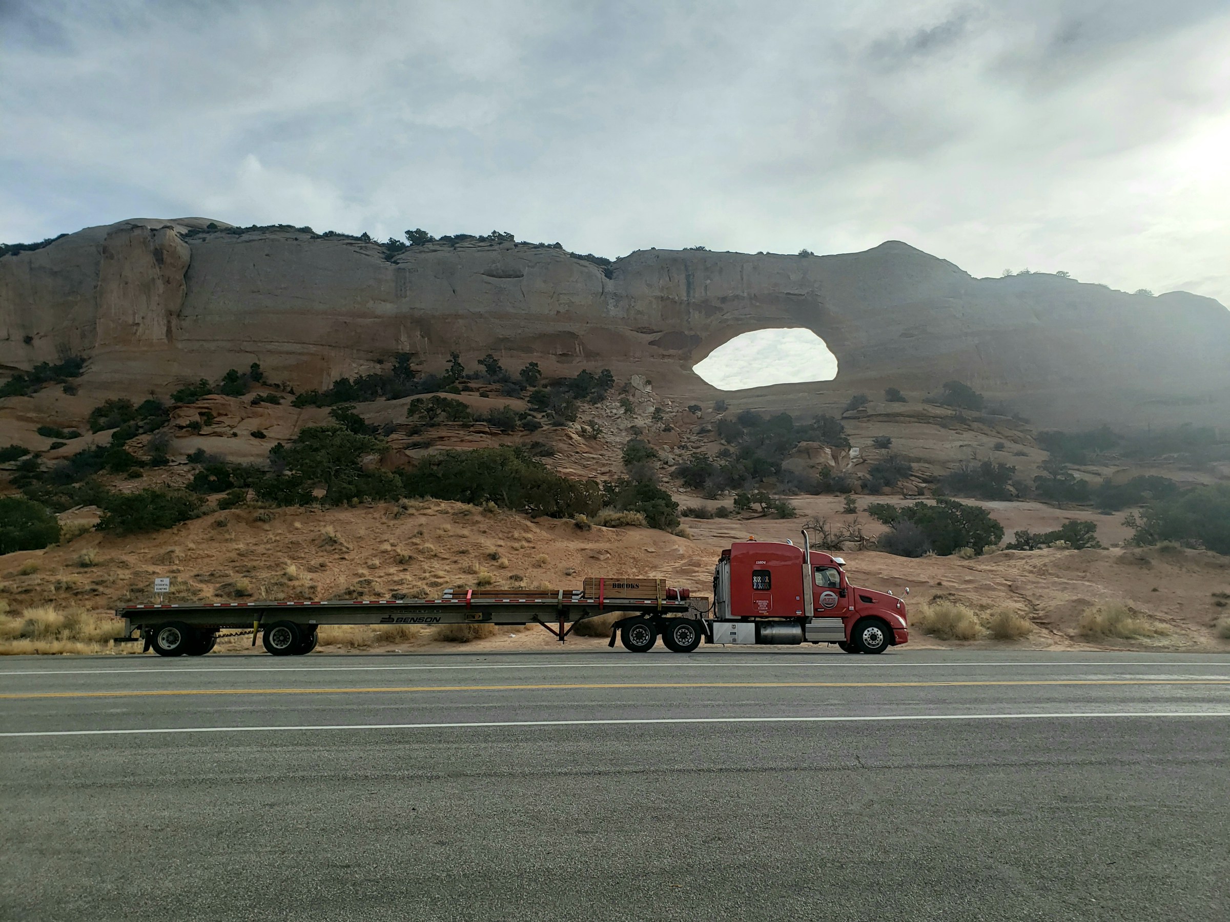 How to Spot a Fatigued Truck Driver on the Highway