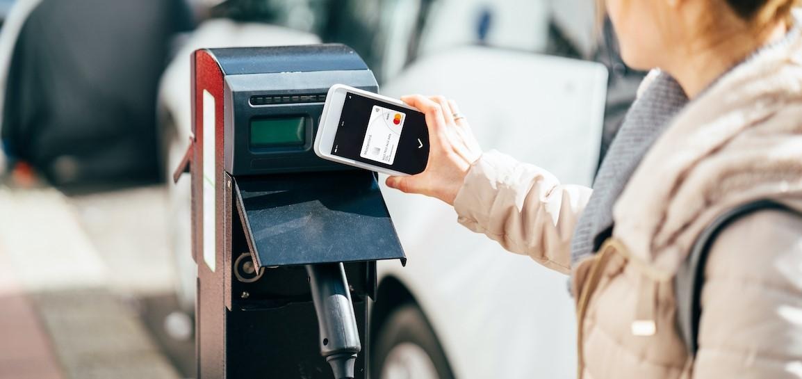 How Digital Wallets Like Revolut Are Changing the Way Europeans Pay for Tolls and Charging