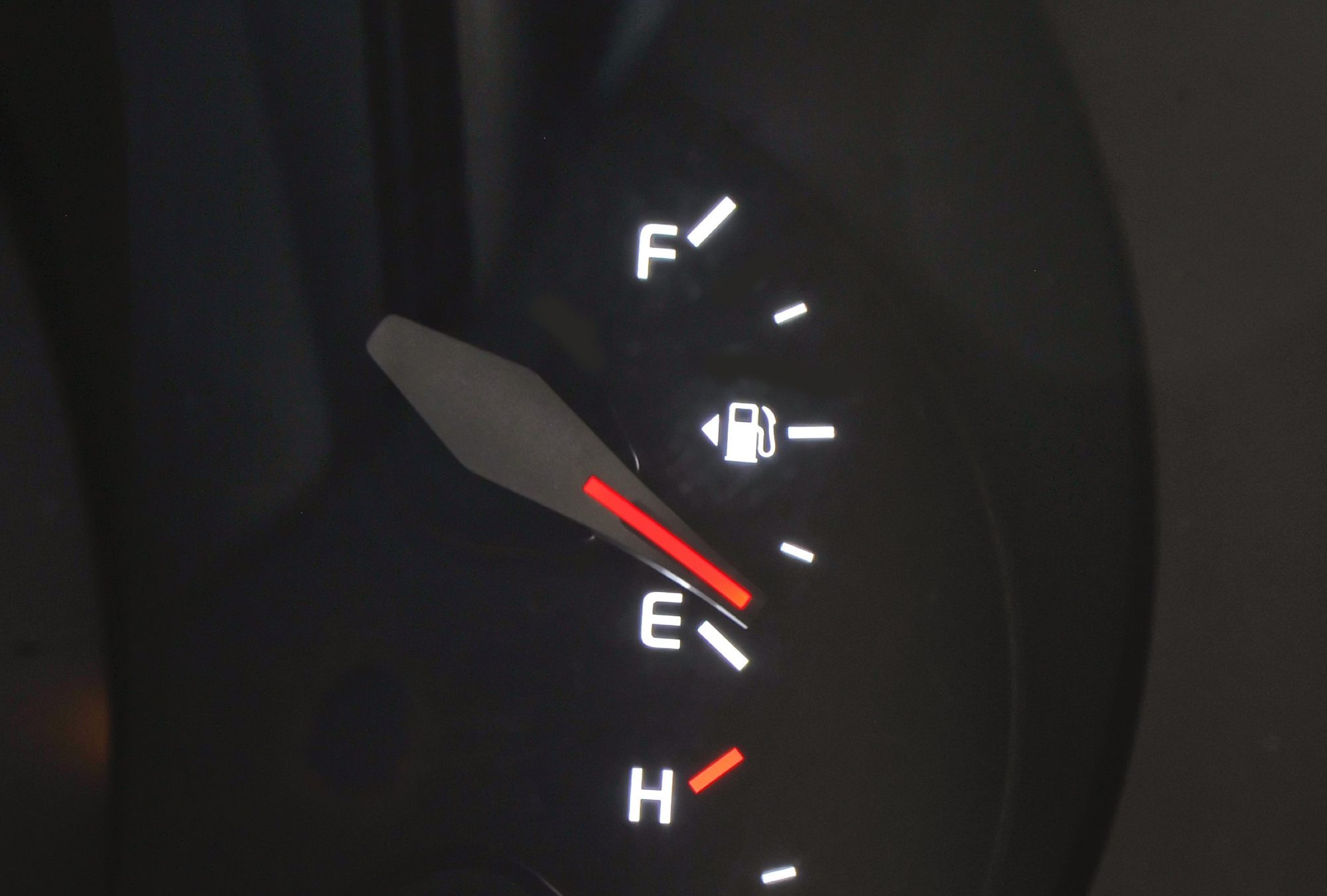 Fuel gauge in the 2012 Kia Rio instrument cluster