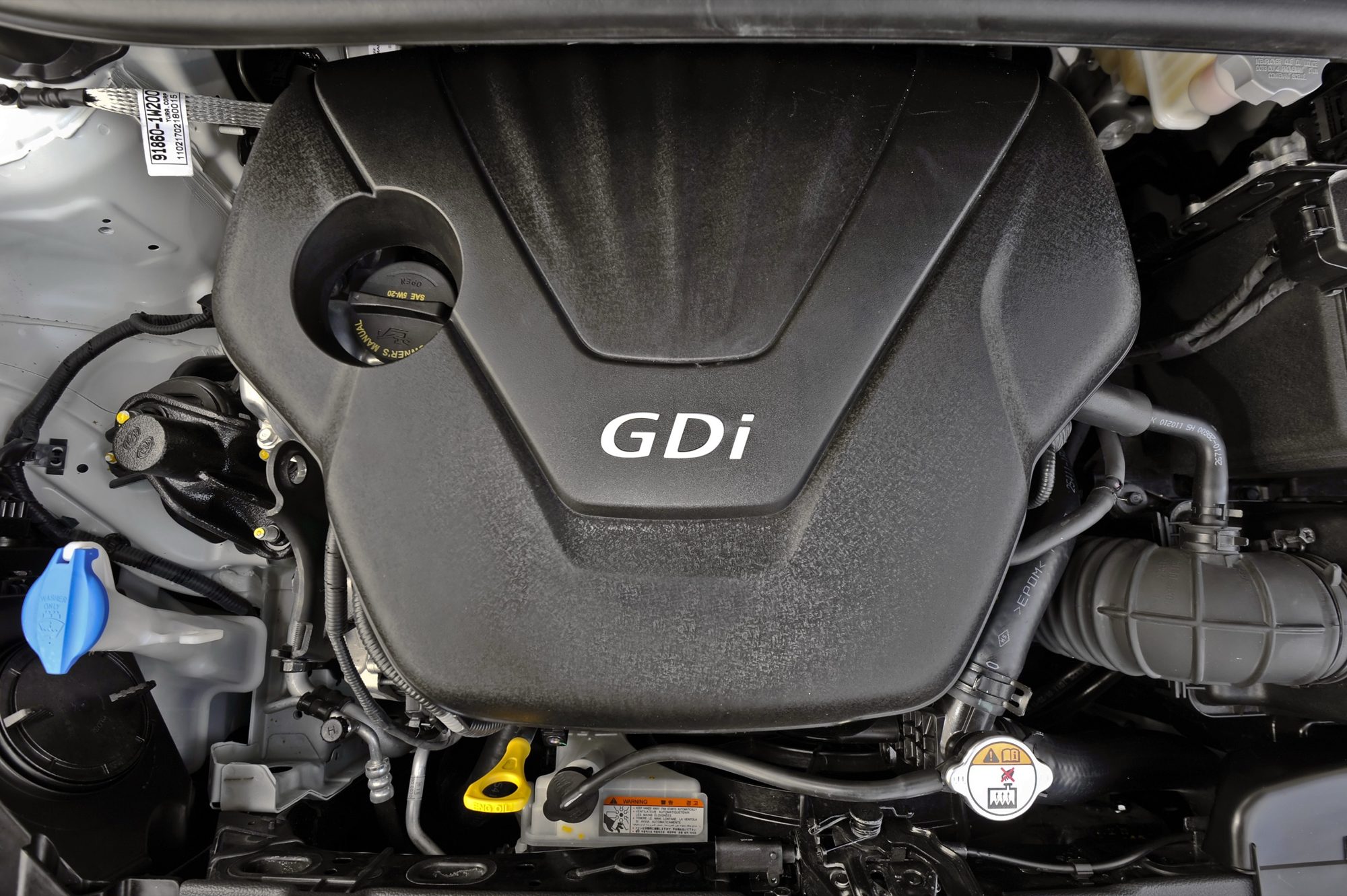 1.6-liter GDI four-cylinder engine of the 2013 Kia Rio 5-door