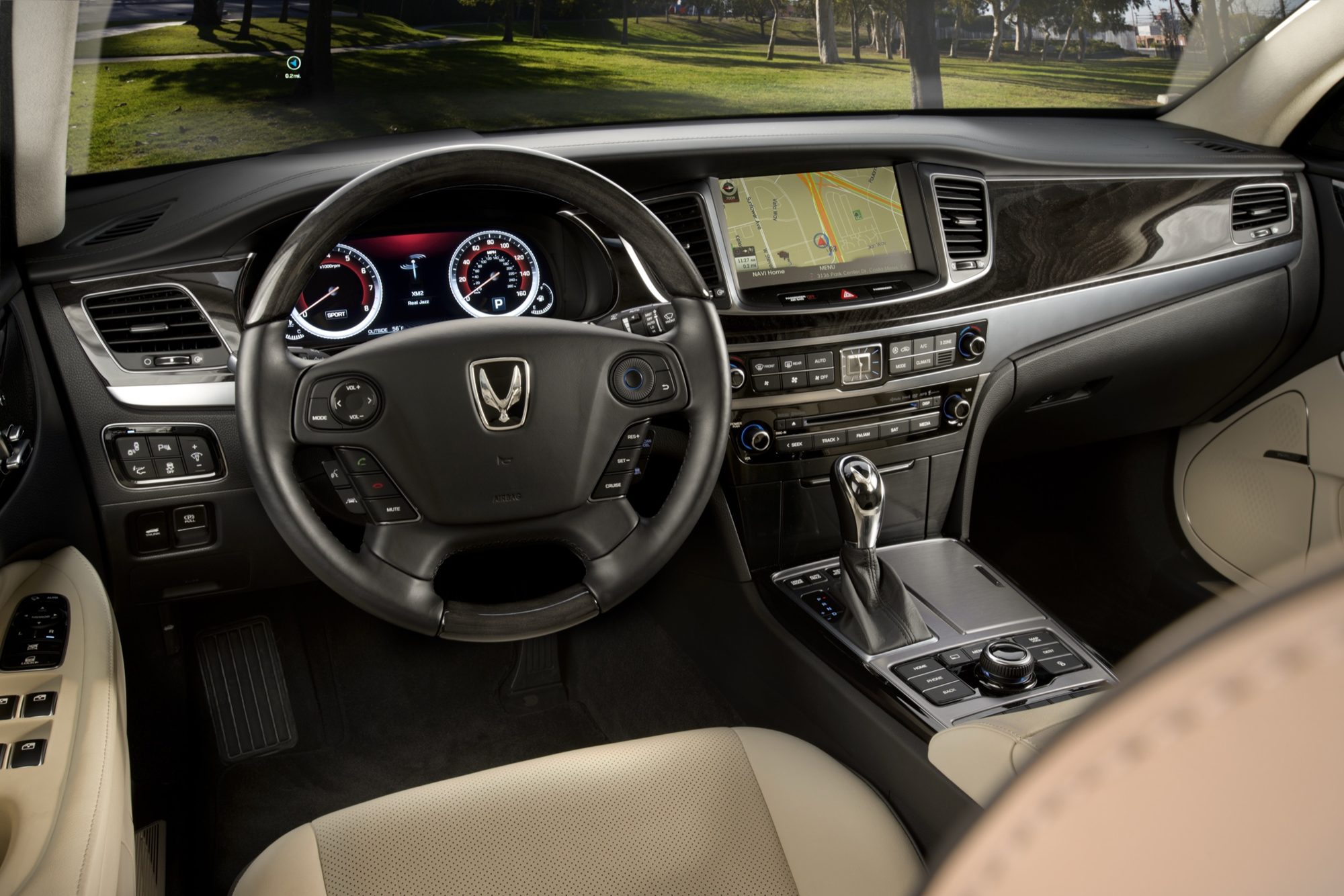 Dashboard of the 2014 Hyundai Equus with LCD instrument cluster, head-up display and 9.2-inch navigation screen