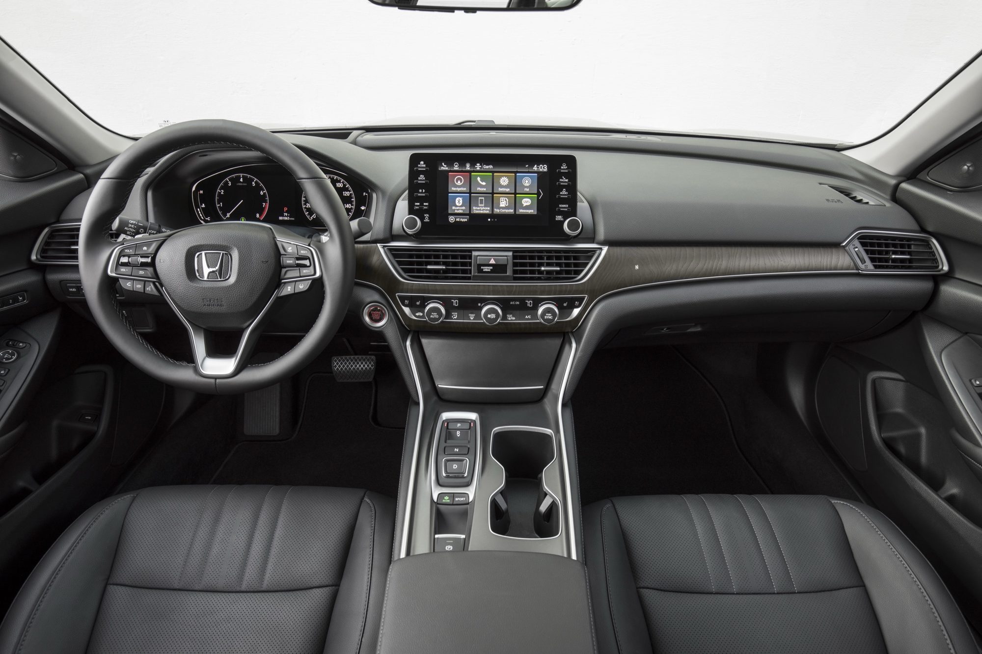 Dashboard and black leather seats of the 2018 Honda Accord Touring 2.0T