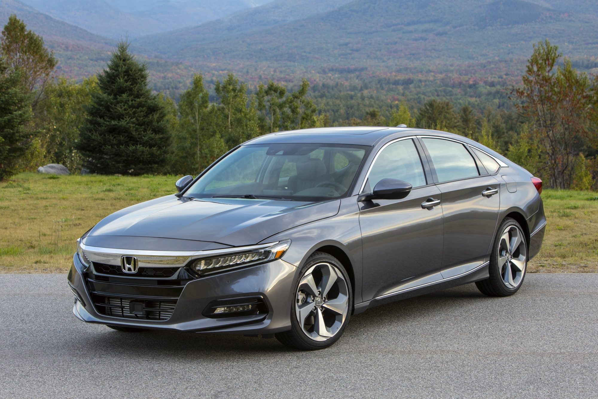 Front three-quarter view of a gray 2018 Honda Accord Touring 2.0T