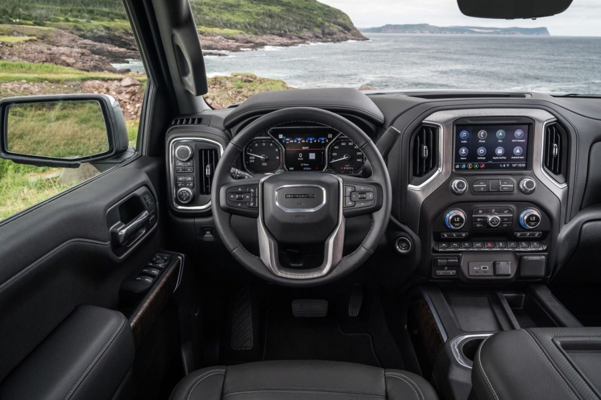 Dashboard, steering wheel and touchscreen of the 2019 GMC Sierra 1500 Denali