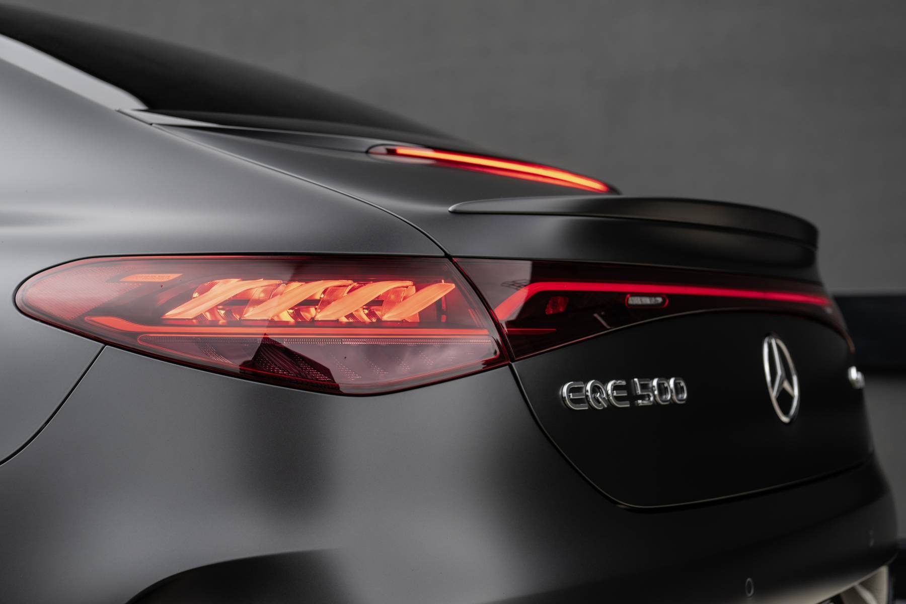 EQE 500 badge and light bar on the trunk of the 2023 Mercedes-Benz EQE 500
