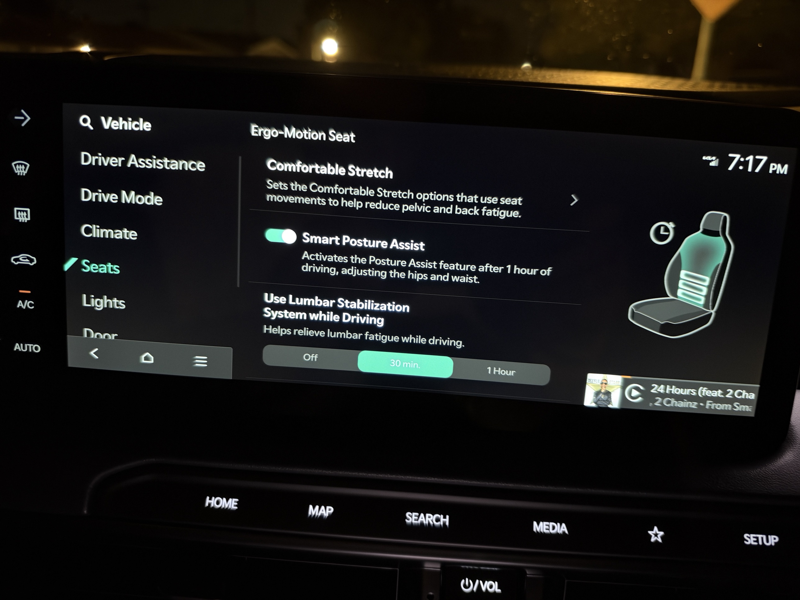 Ergo-Motion seat settings screen in the 2027 Kia Telluride showing Smart Posture Assist and Lumbar Stabilization timer