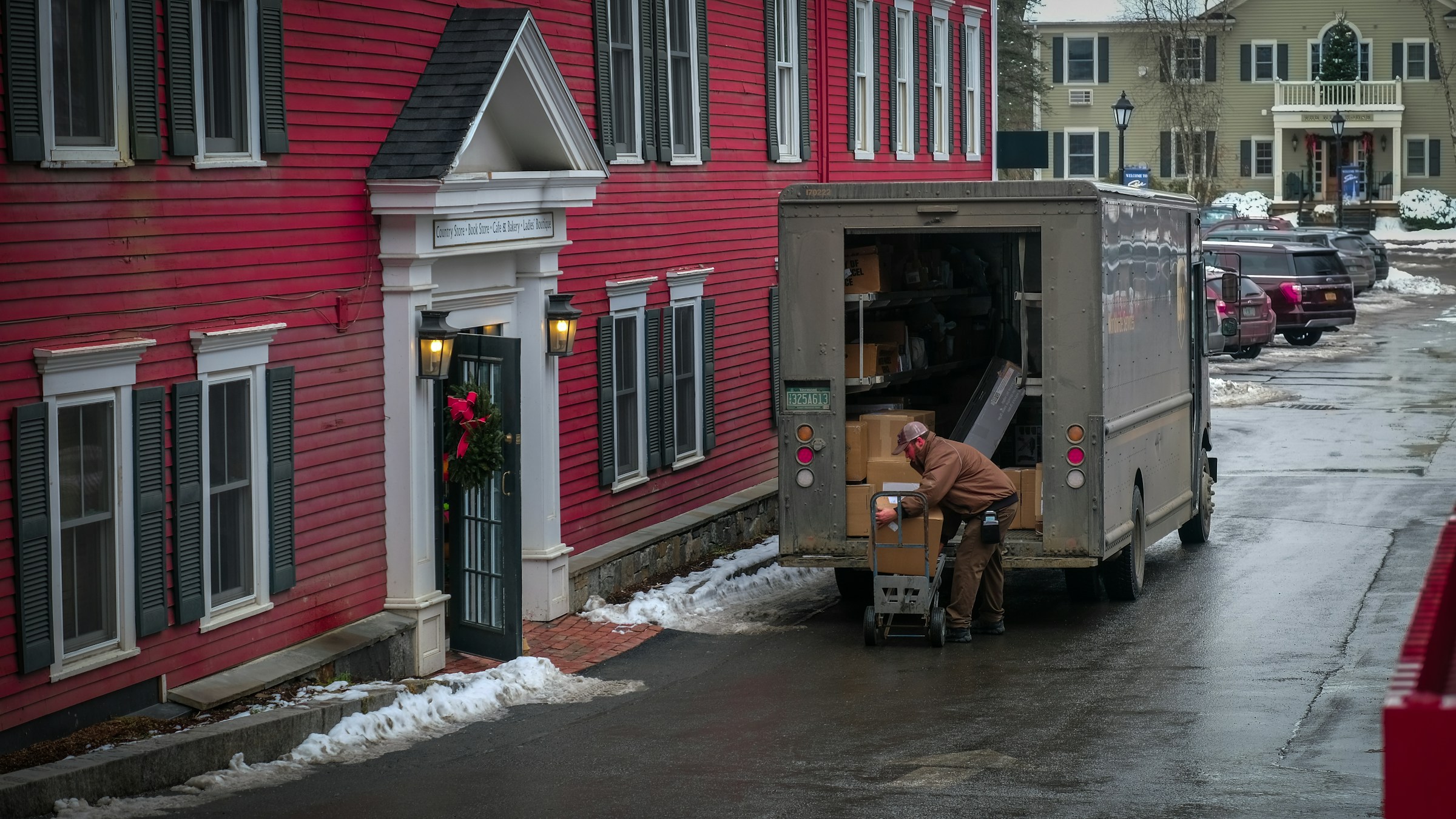 How Agentic AI is Automating Final Mile Delivery Decisions Without Human Dispatch