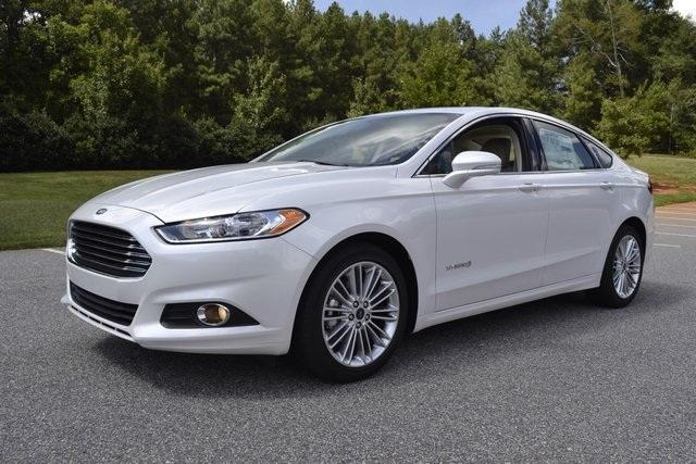 The 2014 Ford Fusion has attractive interior and exterior styling.