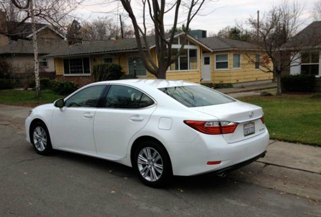 The 2015 Lexus ES 350 offers luxury at an affordable price.