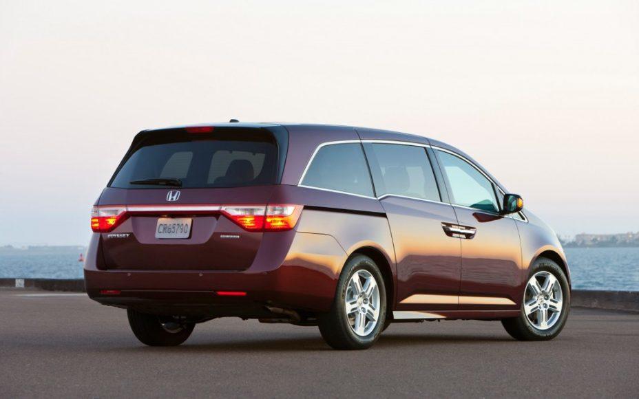2013 Honda Odyssey: A Kelley Blue Book top-10 family car.