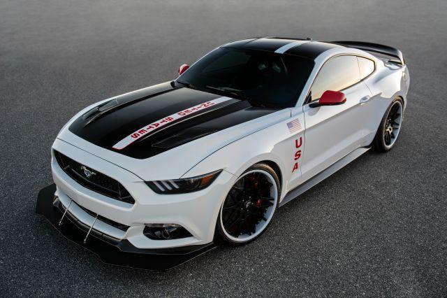 A 2015 Aviation-Themed Ford Mustang will be auction by EAA.